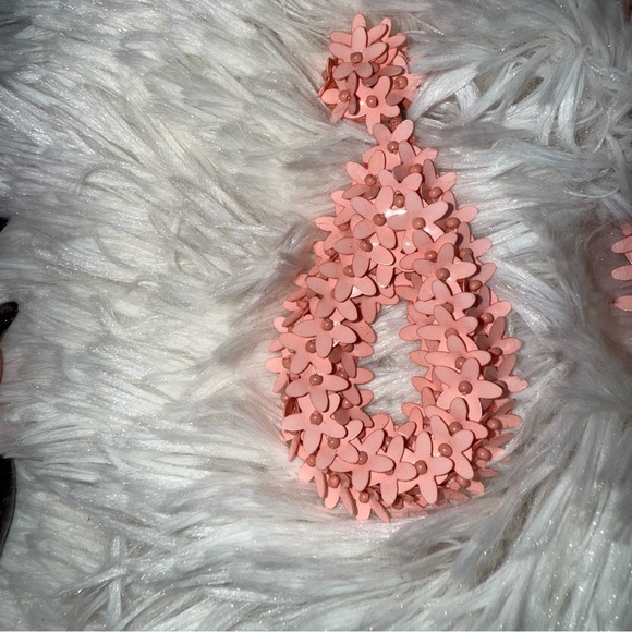 CC Chic sequin earrings - Picture 2 of 3